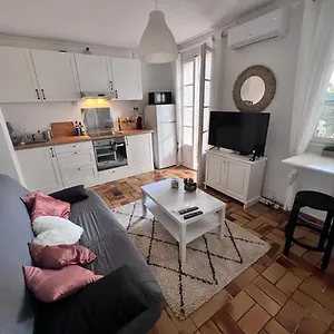 Appartamento En Rez De Jardin Dans Résidence 
