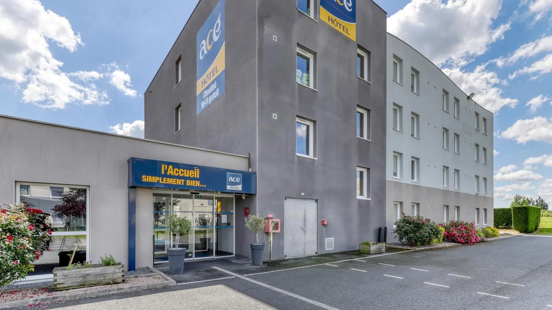 Saint-Victor-des-Oules Ace Hotel Montlucon
